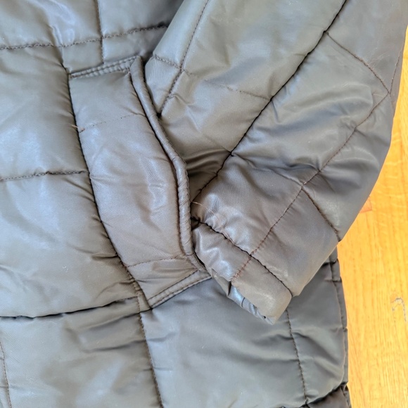 Vintage Brown Quilted Winter Jacket – Faux Fur Collar - Picture 4 of 13